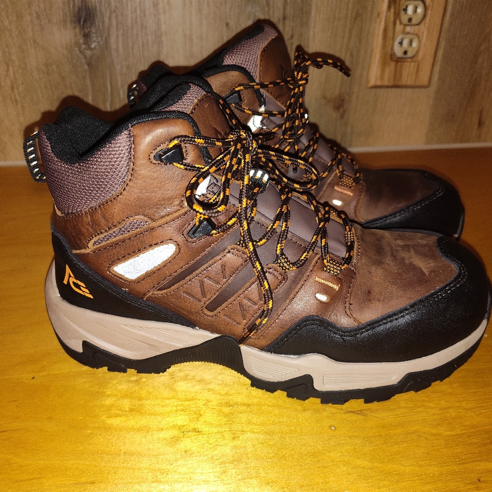 ACE Badlands Hiker